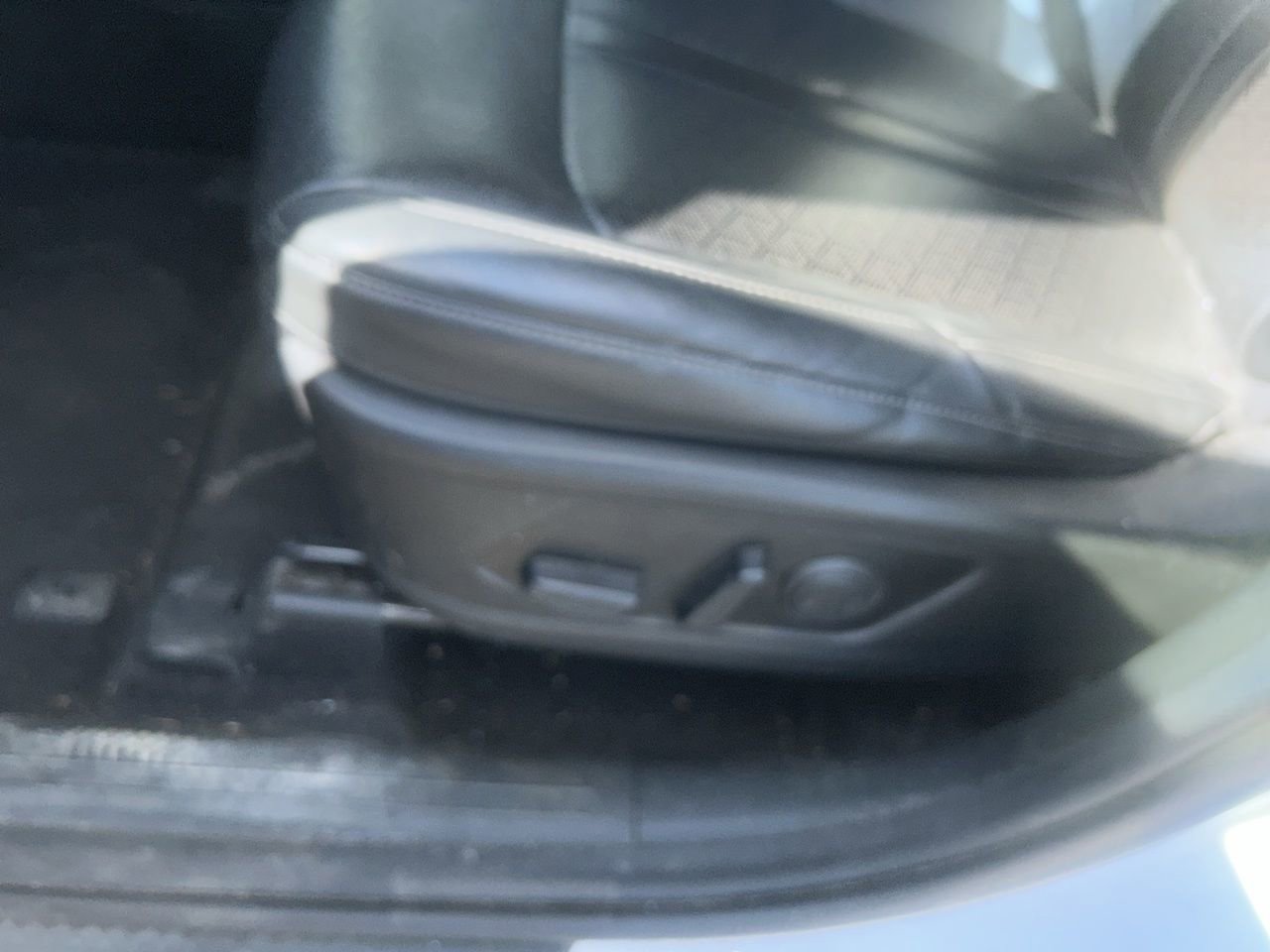 Used 2023 Kia Sorento S w/ Panoramic Sunroof Package FWD image 16