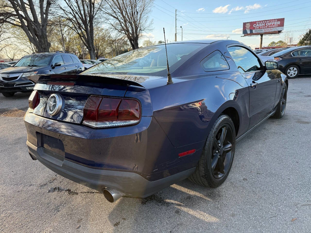 Used 2011 Ford Mustang V6 2dr Fastback image 4