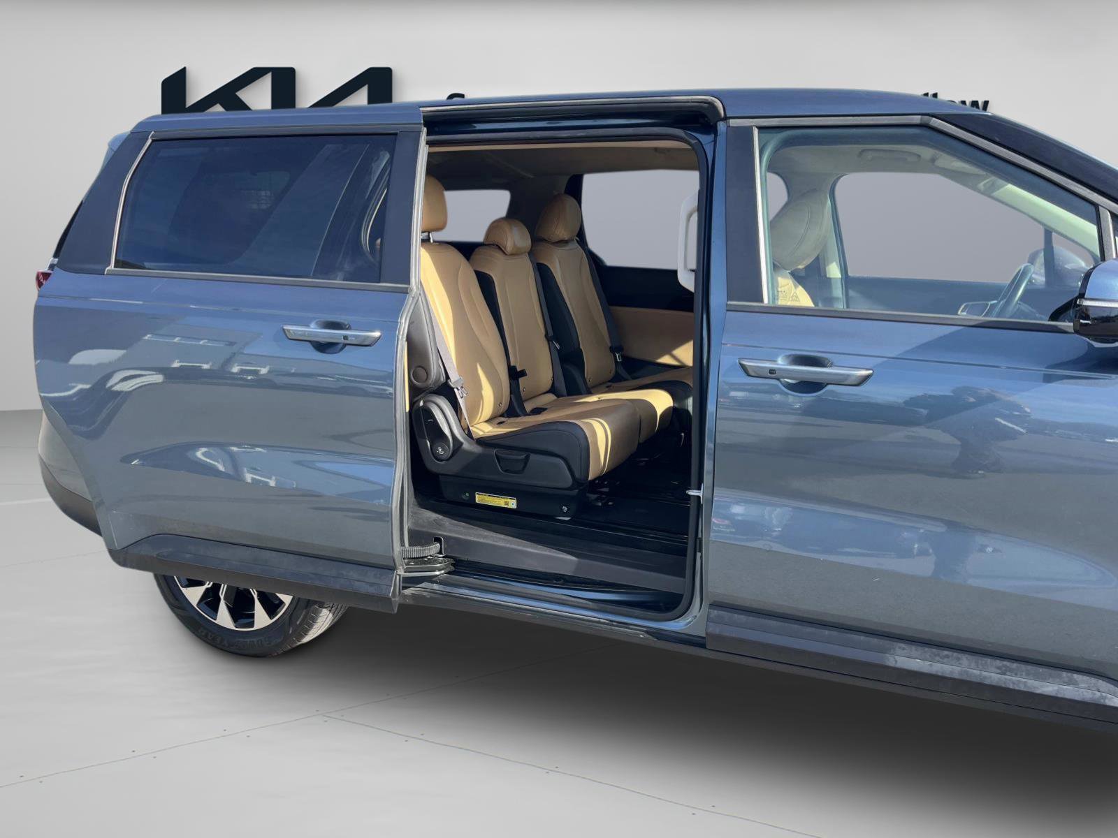Certified 2024 Kia Carnival EX image 36