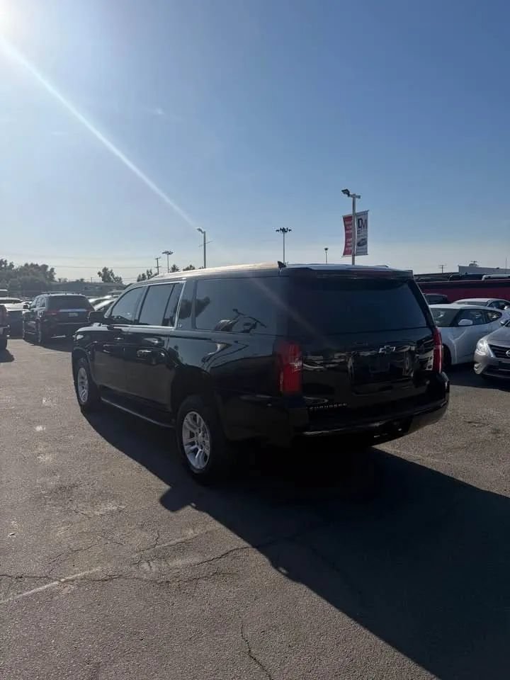 Used 2016 Chevrolet Suburban LS RWD image 4