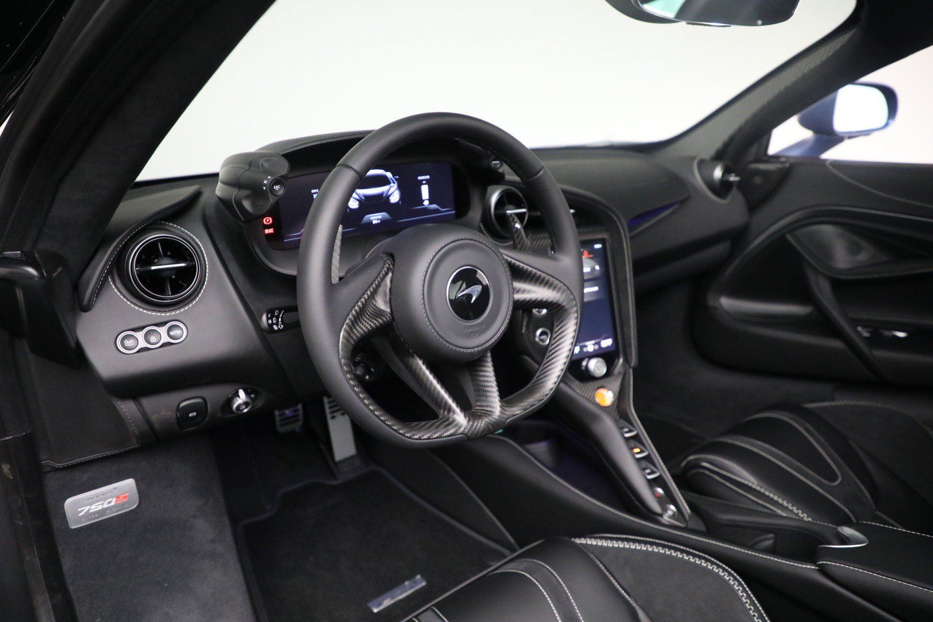 Used 2026 McLaren 750S RWD image 18