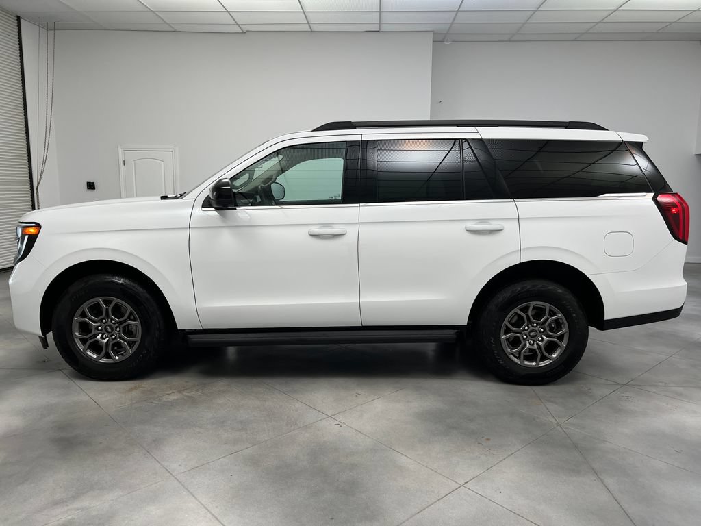 Used 2025 Ford Expedition Active RWD image 5