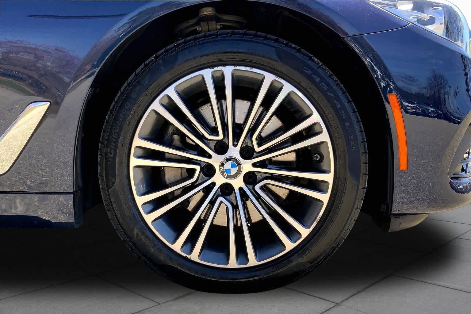 Used 2020 BMW 530i xDrive w/ Premium Package AWD/4WD image 11