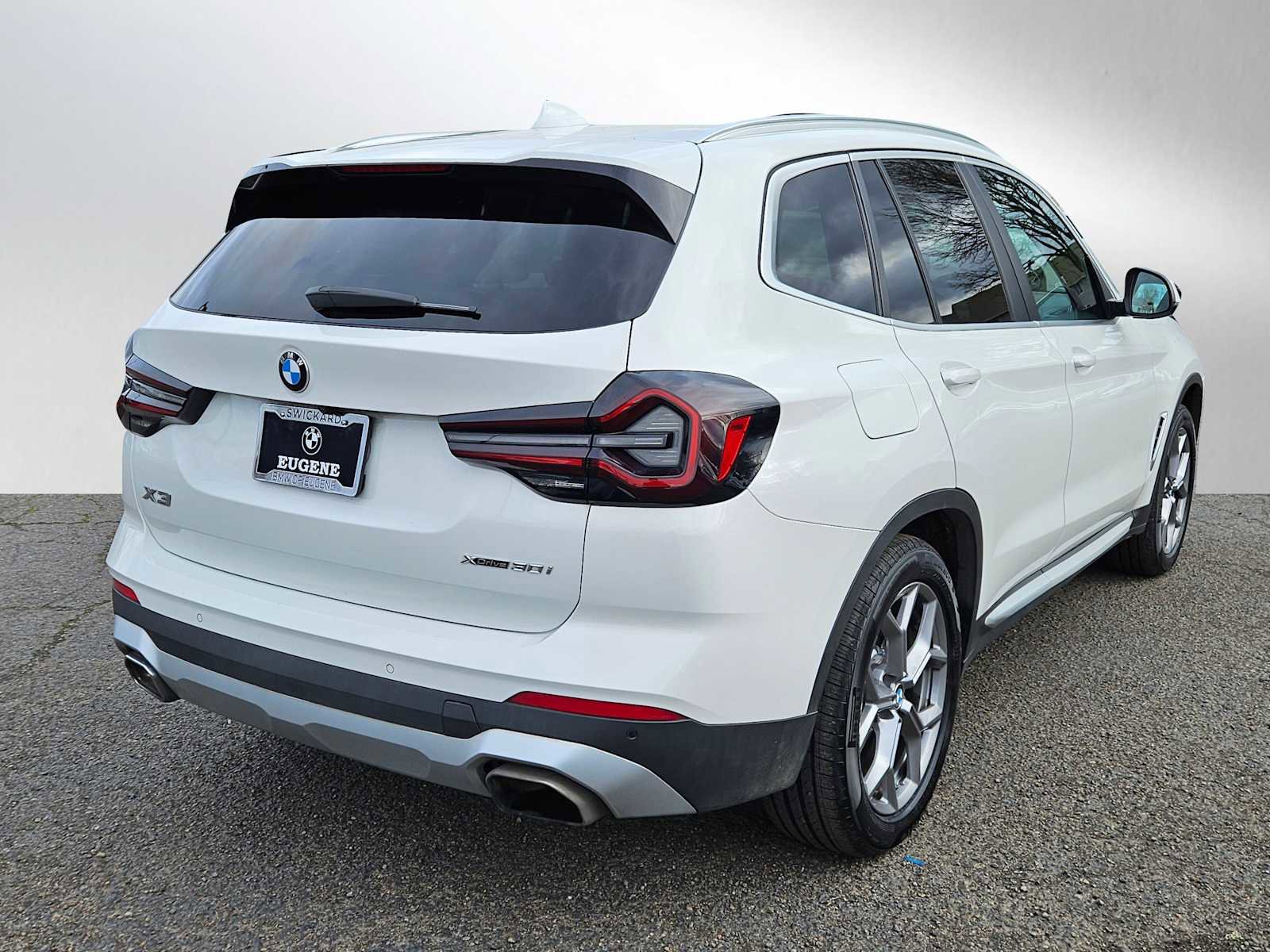 Used 2023 BMW X3 xDrive30i w/ Premium Package image 3