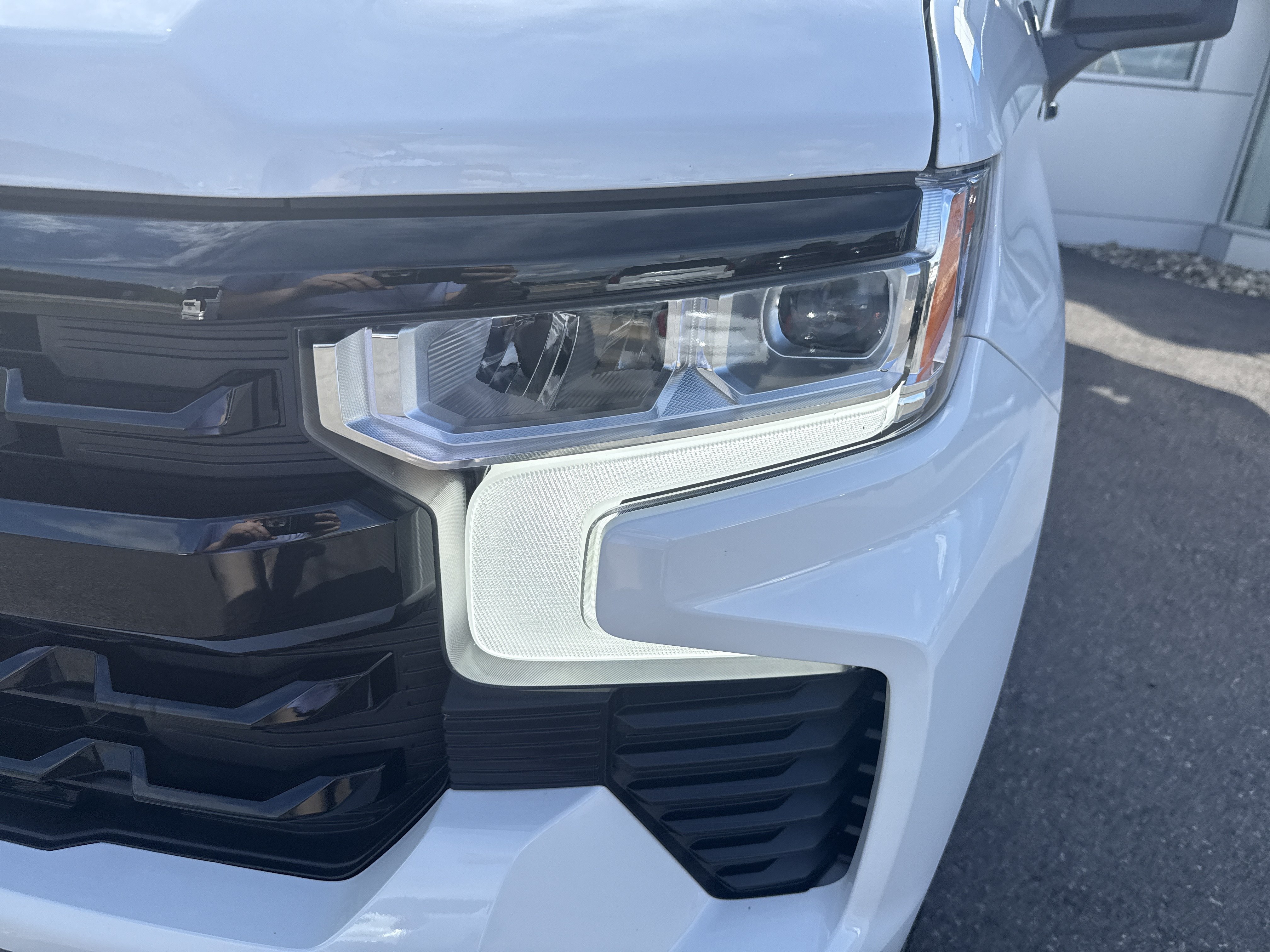 Used 2023 Chevrolet Silverado 1500 LT Trail Boss w/ LPO, Dark Essentials Package AWD/4WD image 9