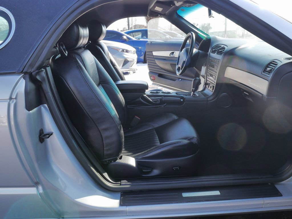 Used 2005 Ford Thunderbird image 22