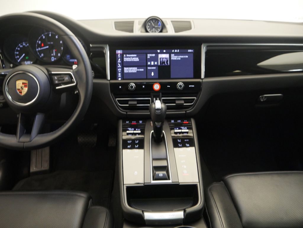 Certified 2023 Porsche Macan image 32