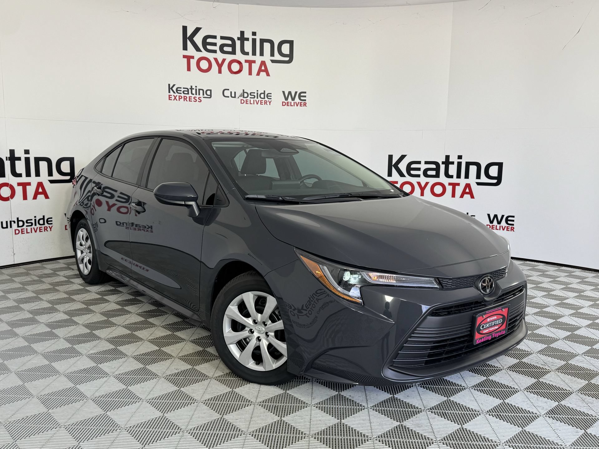 Used 2026 Toyota Corolla LE FWD image 3