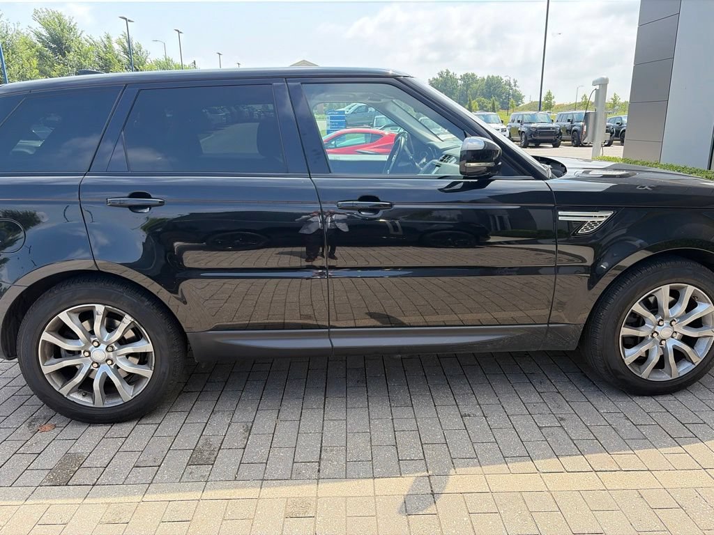 Used 2017 Land Rover Range Rover Sport HSE AWD/4WD image 4