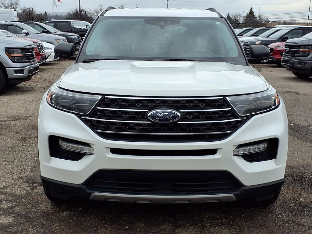Certified 2022 Ford Explorer XLT w/ Equipment Group 202A image 8