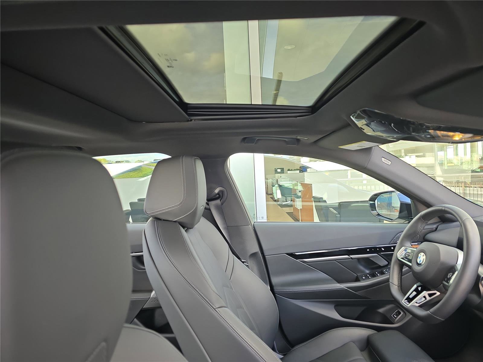 Certified 2025 BMW 530i w/ M Sport Package image 24