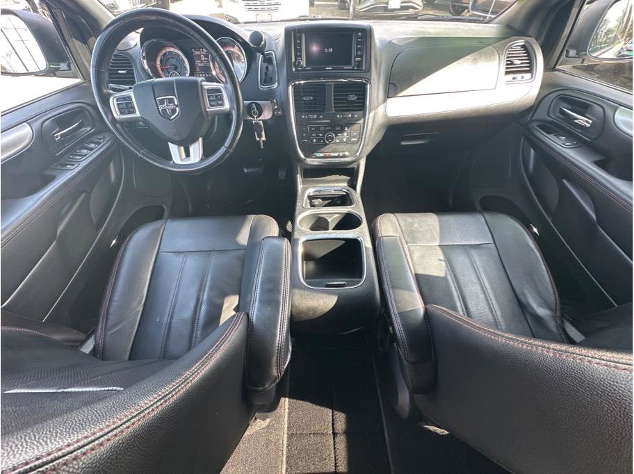 Used 2019 Dodge Grand Caravan GT image 21