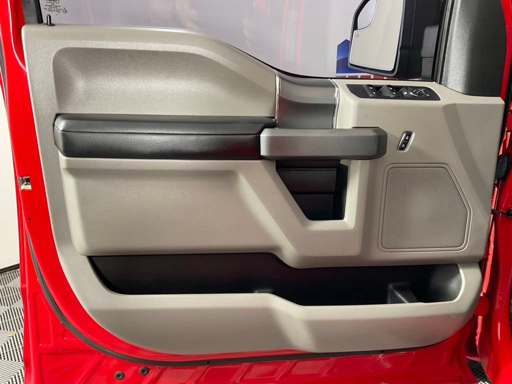 Used 2016 Ford F150 XLT w/ Equipment Group 302A Luxury RWD image 12