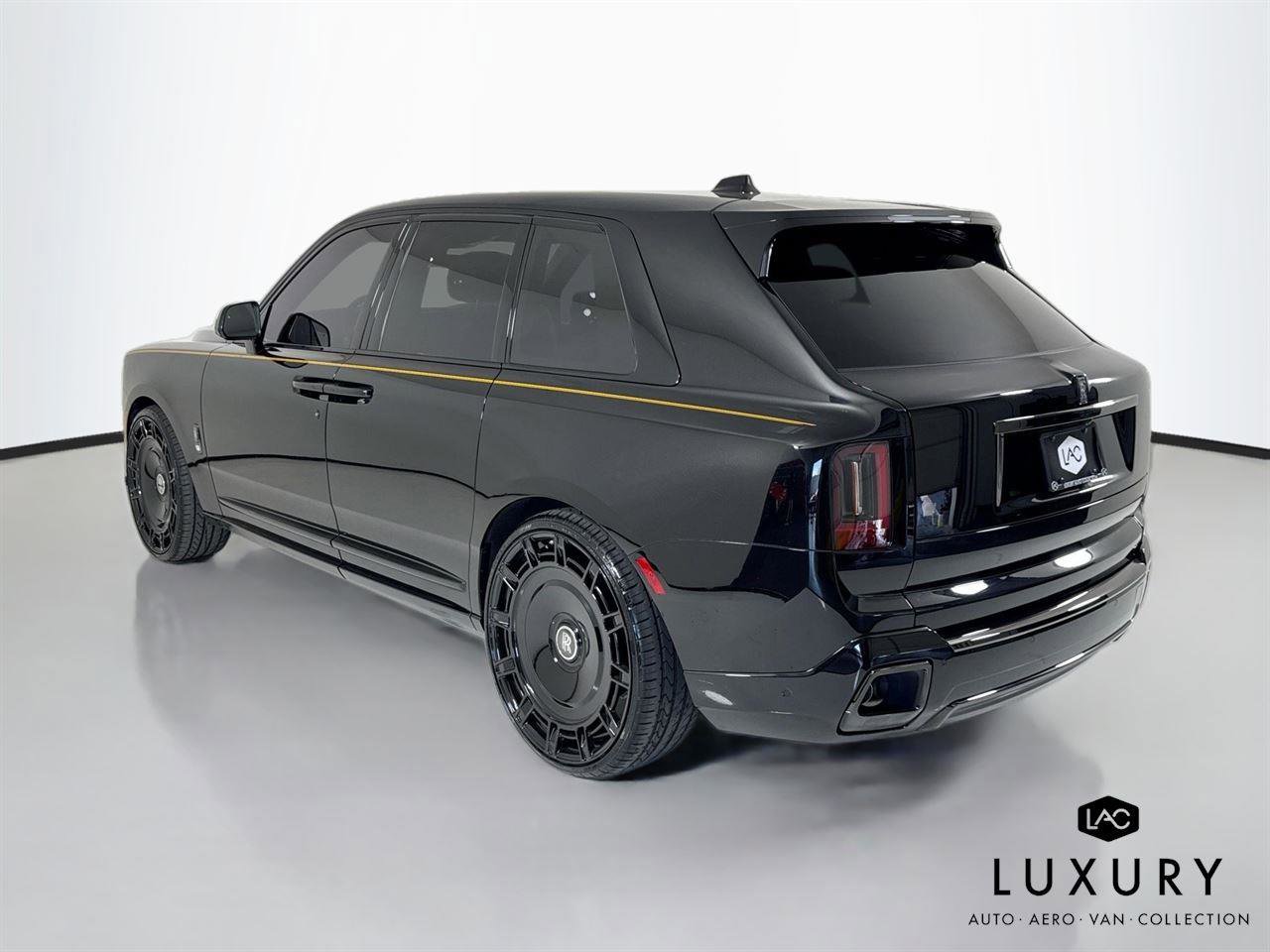 Used 2025 Rolls-Royce Cullinan Black Badge AWD/4WD image 8