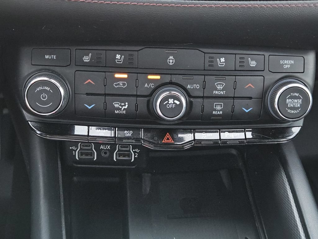 Used 2022 Dodge Durango R/T w/ Blacktop Package RWD image 28