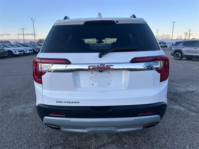 Certified 2023 GMC Acadia SLE w/ Driver Convenience Package image 4