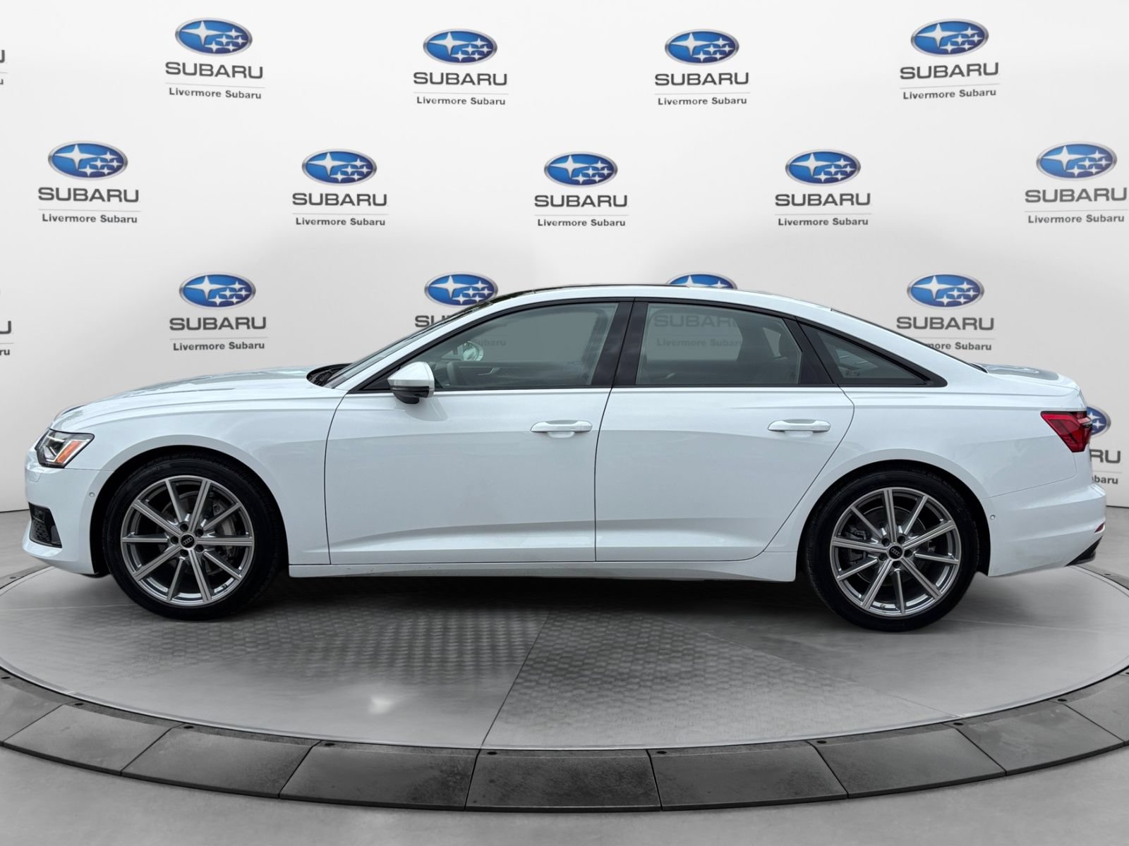 Used 2025 Audi A6 Premium Plus w/ Premium Plus Package AWD/4WD image 2