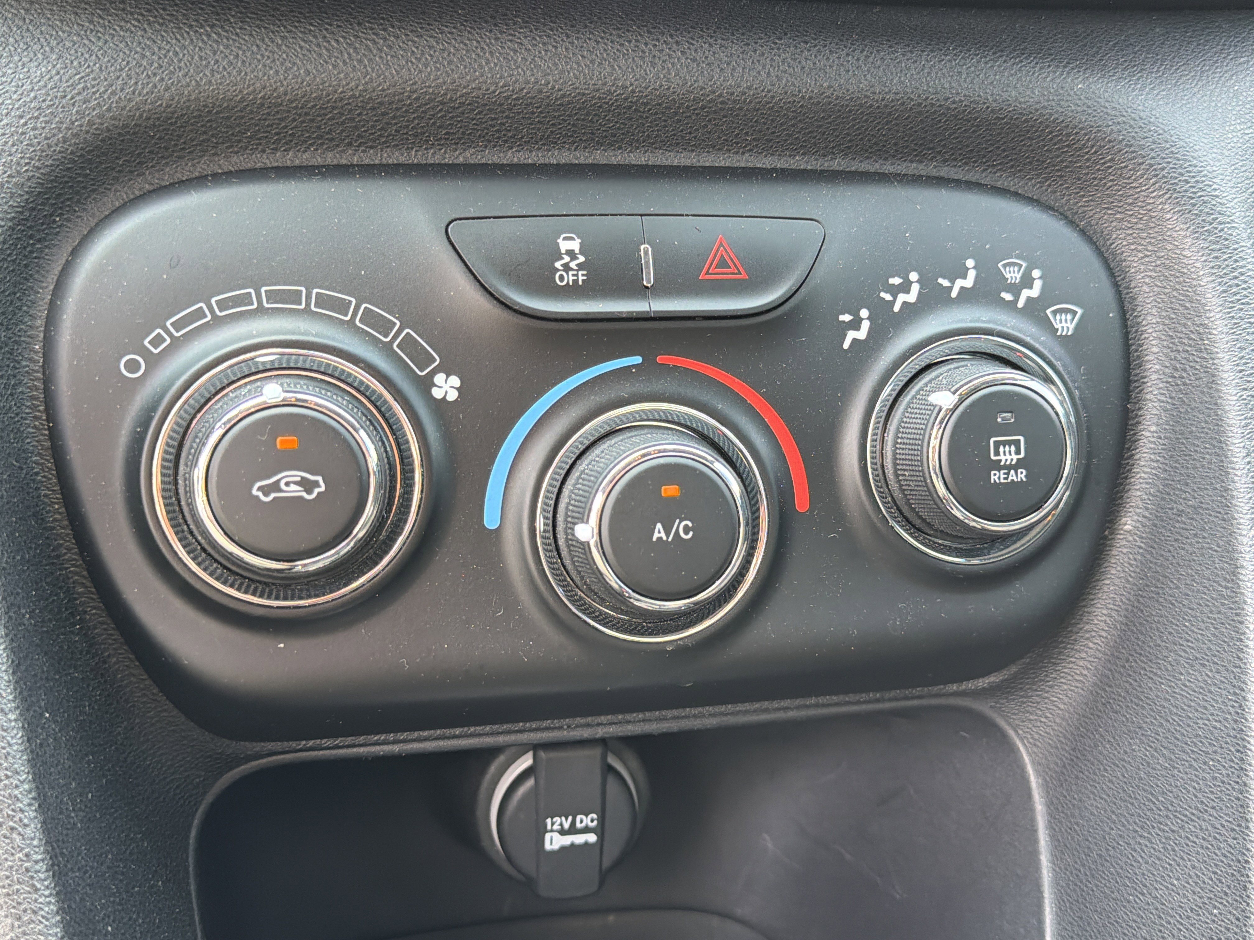 Used 2016 Dodge Dart SXT FWD image 29