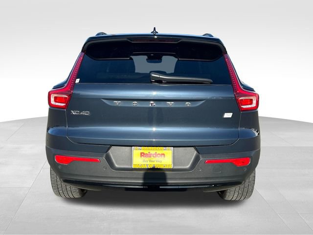 Used 2022 Volvo XC40 P8 Recharge Plus image 9