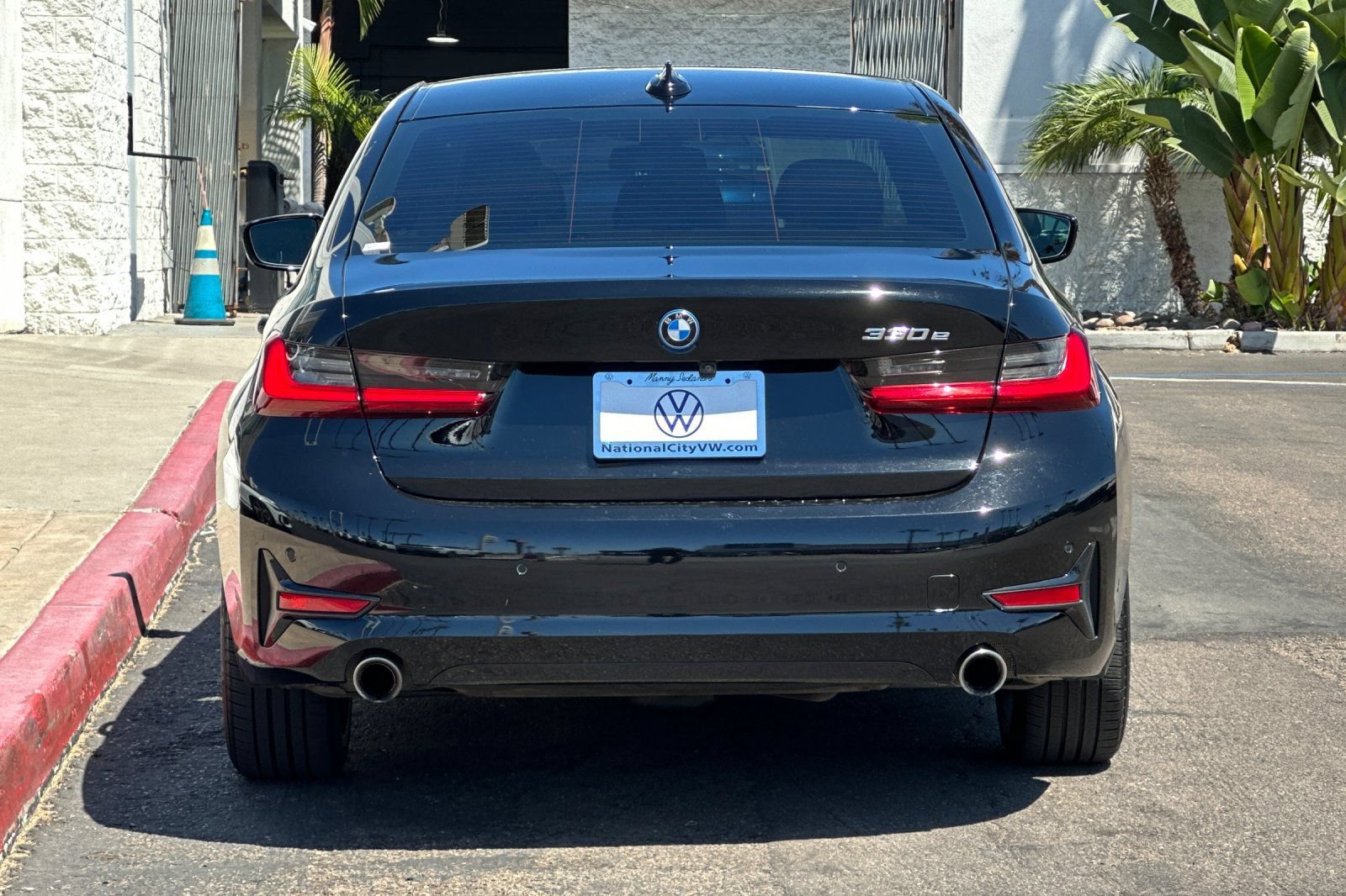 Used 2022 BMW 330e w/ Convenience Package RWD image 5