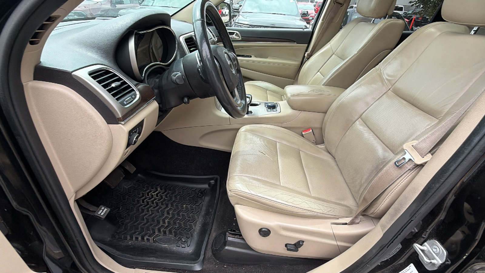 Used 2015 Jeep Grand Cherokee Limited w/ Luxury Group II AWD/4WD image 16