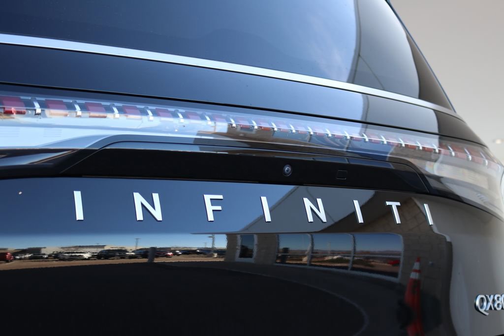 Certified 2025 INFINITI QX80 Luxe image 33