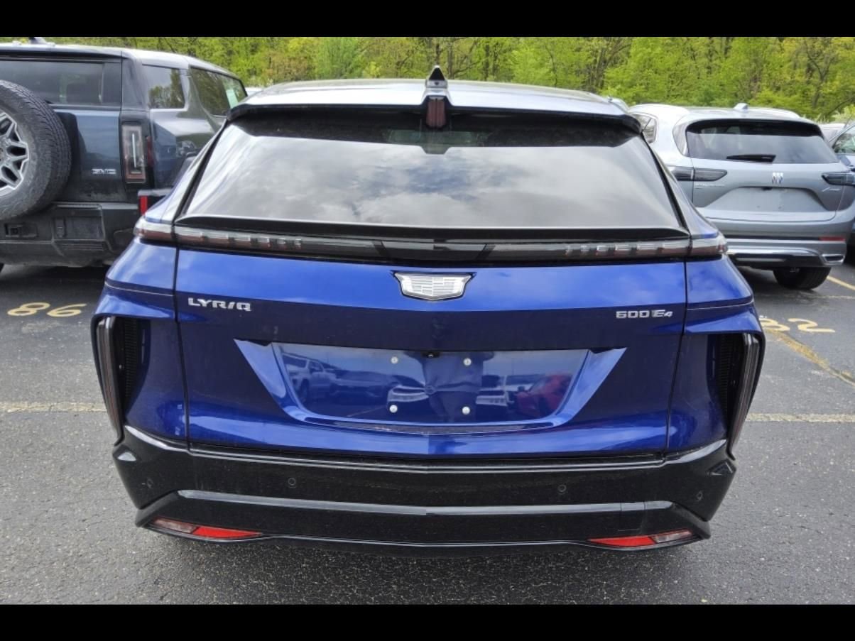 Used 2024 Cadillac Lyriq Sport AWD/4WD image 3