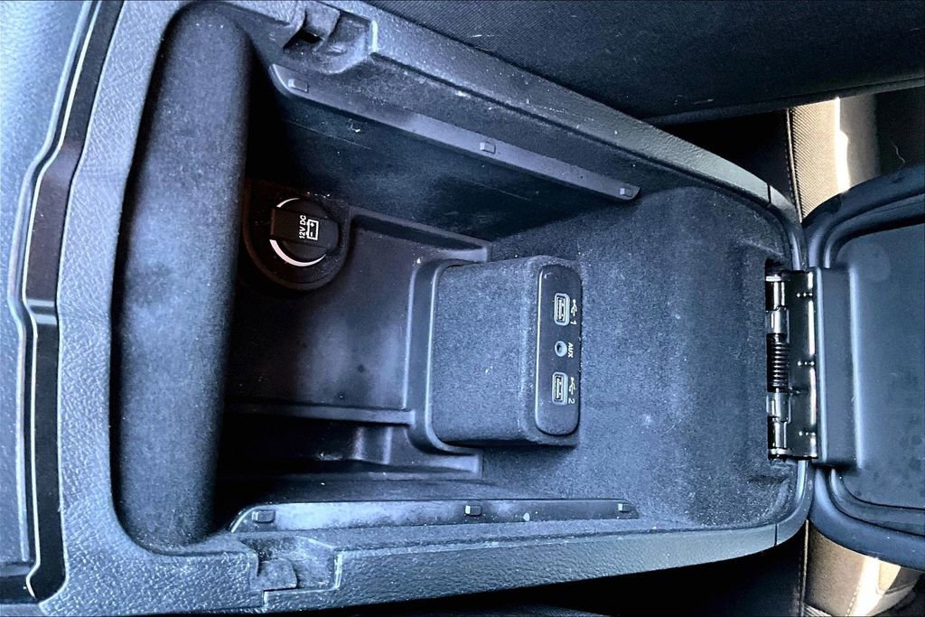 Used 2022 Dodge Charger SXT w/ Blacktop Package image 34