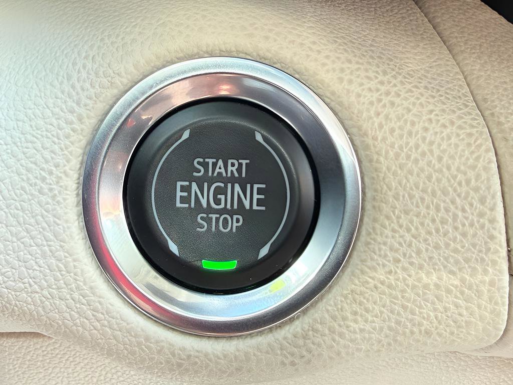 Used 2021 Buick Envision Essence w/ Technology Package I FWD image 27