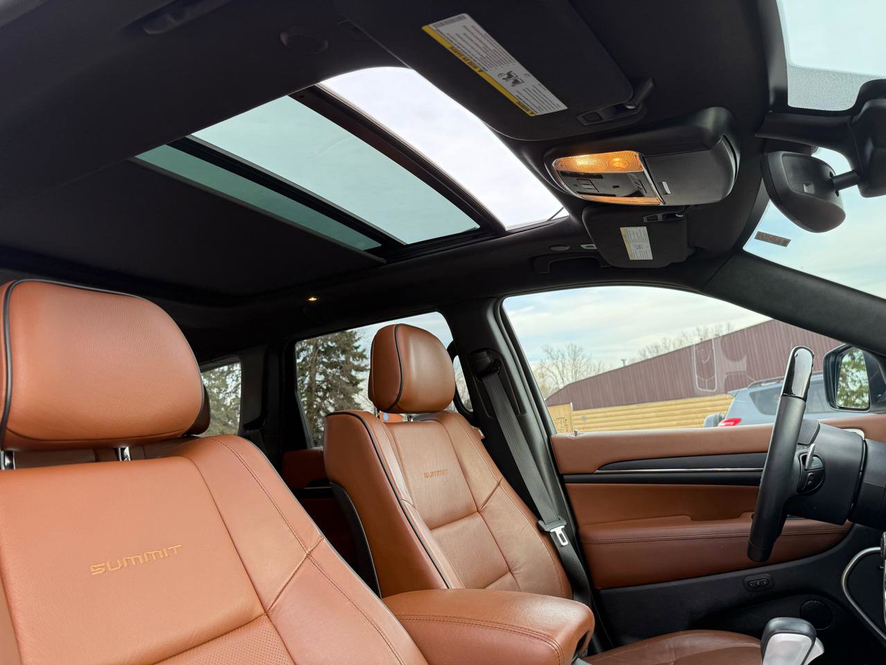 Used 2018 Jeep Grand Cherokee Summit AWD/4WD image 19