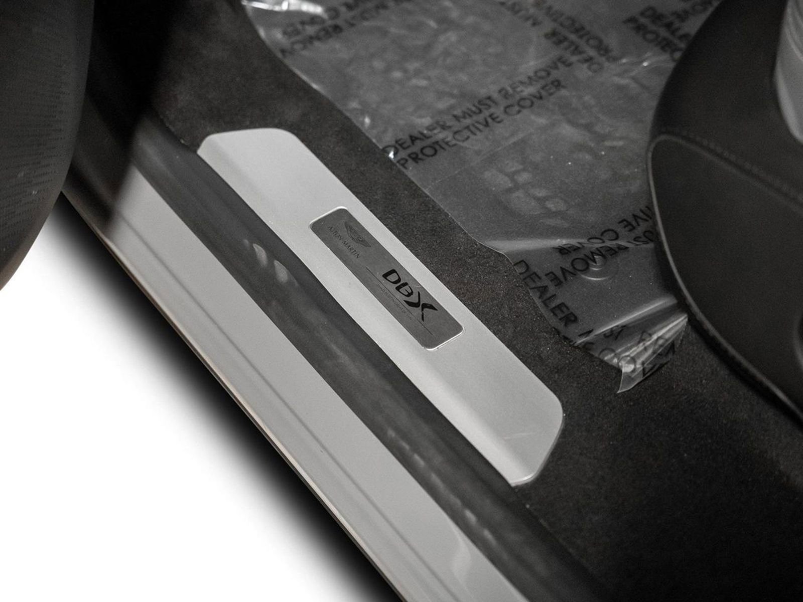 Used 2021 Aston Martin DBX image 55