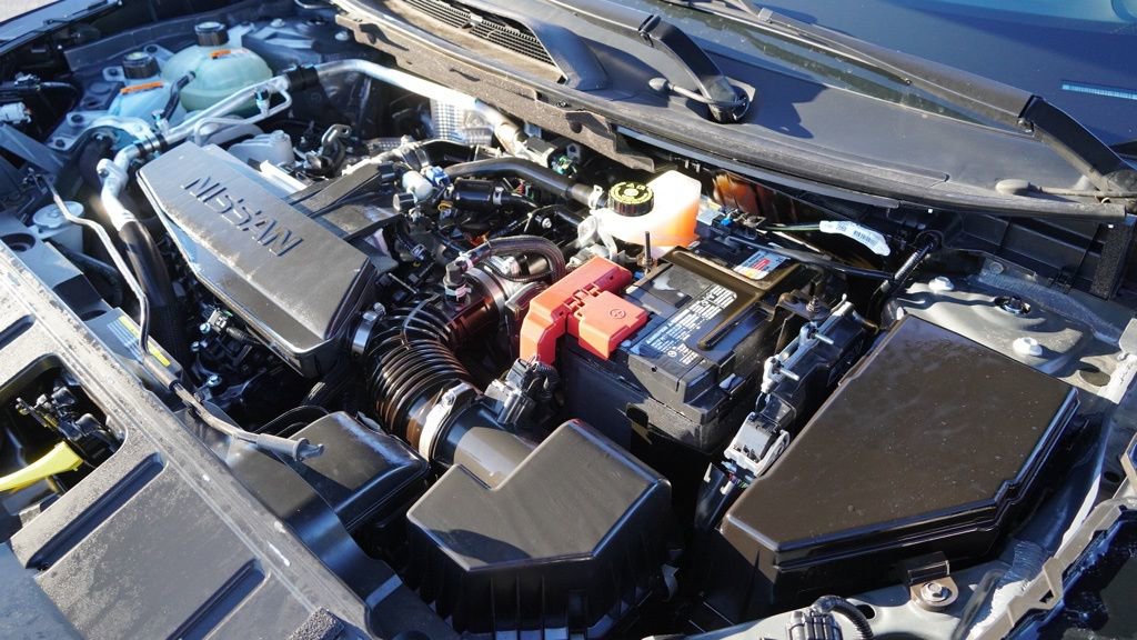 Used 2025 Nissan Rogue S image 38