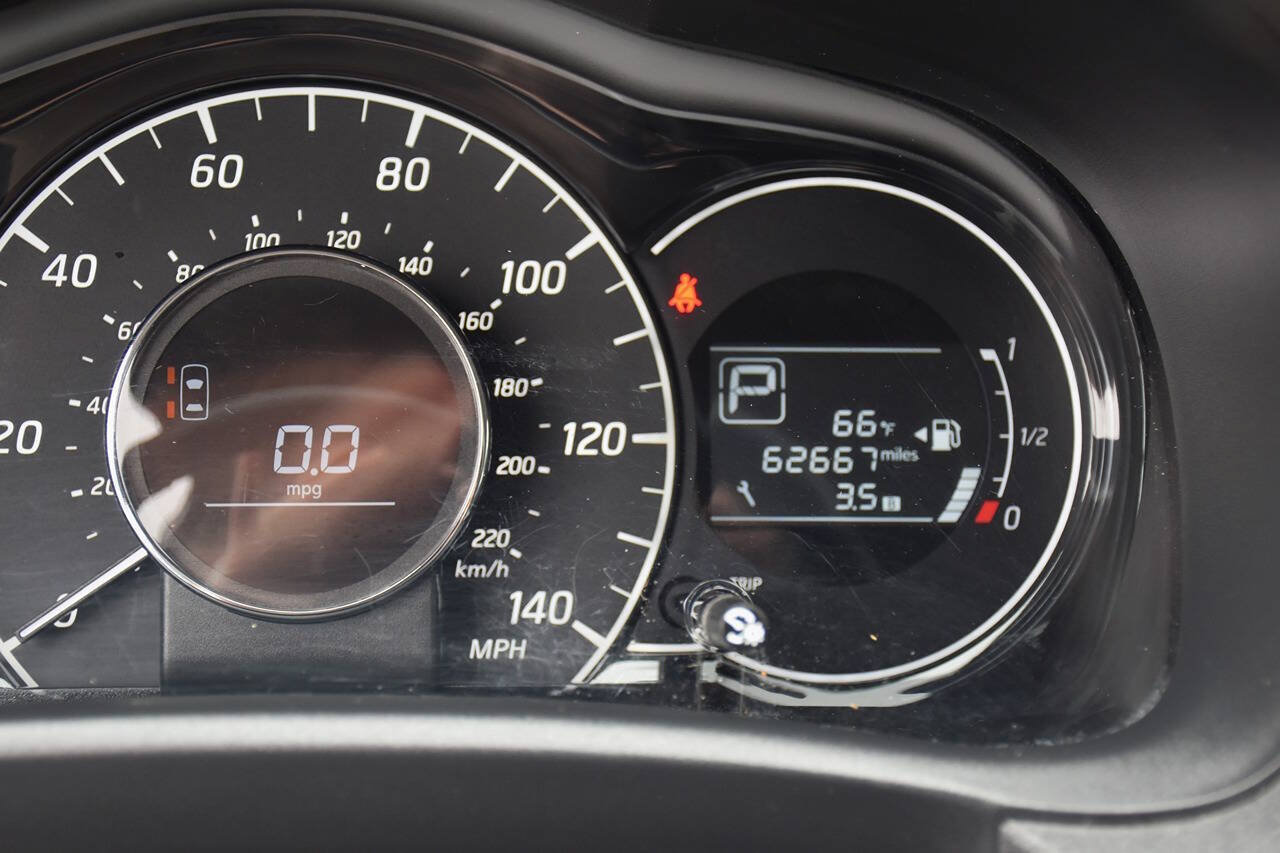Used 2015 Nissan Versa Note SV FWD image 18