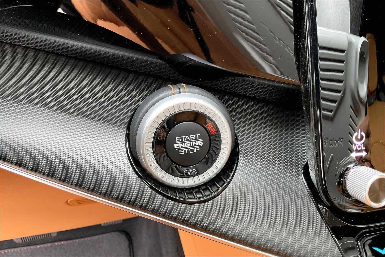 New 2026 Jeep Grand Wagoneer Summit AWD/4WD image 15