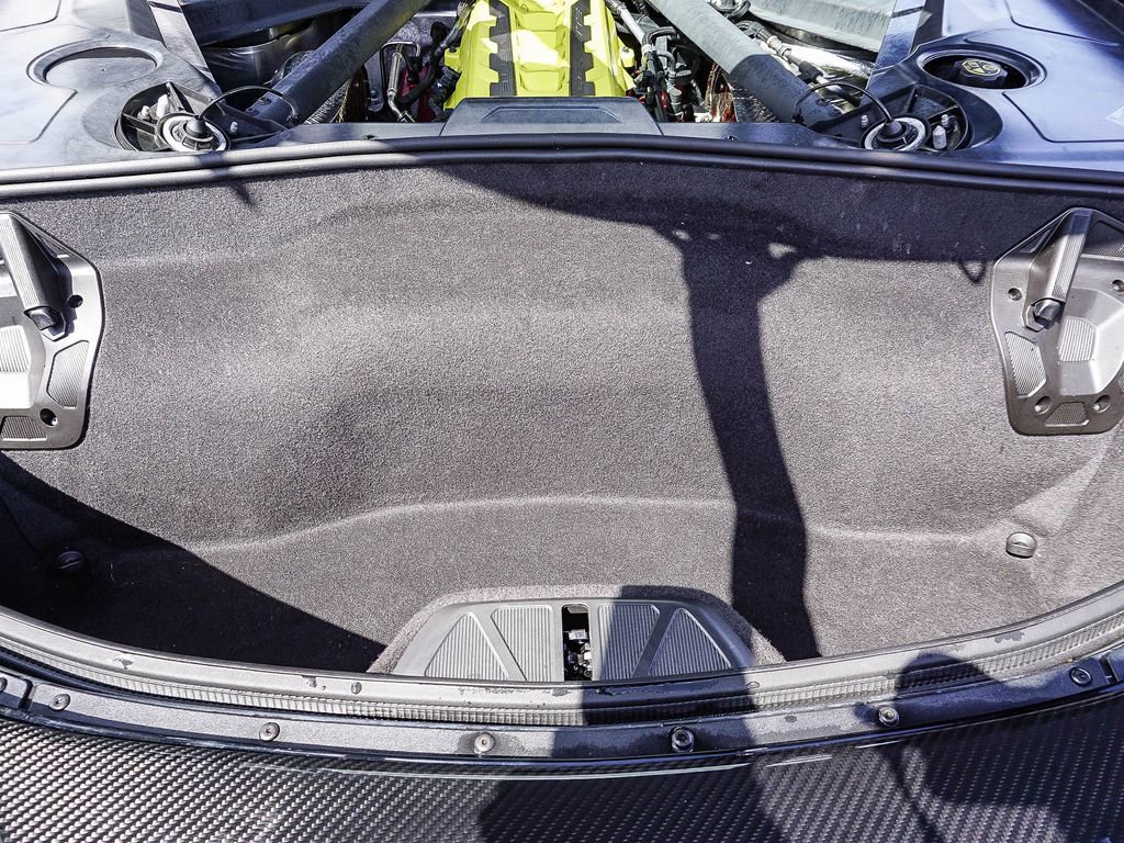 Used 2021 Chevrolet Corvette Stingray Coupe w/ Z51 Performance Package image 23