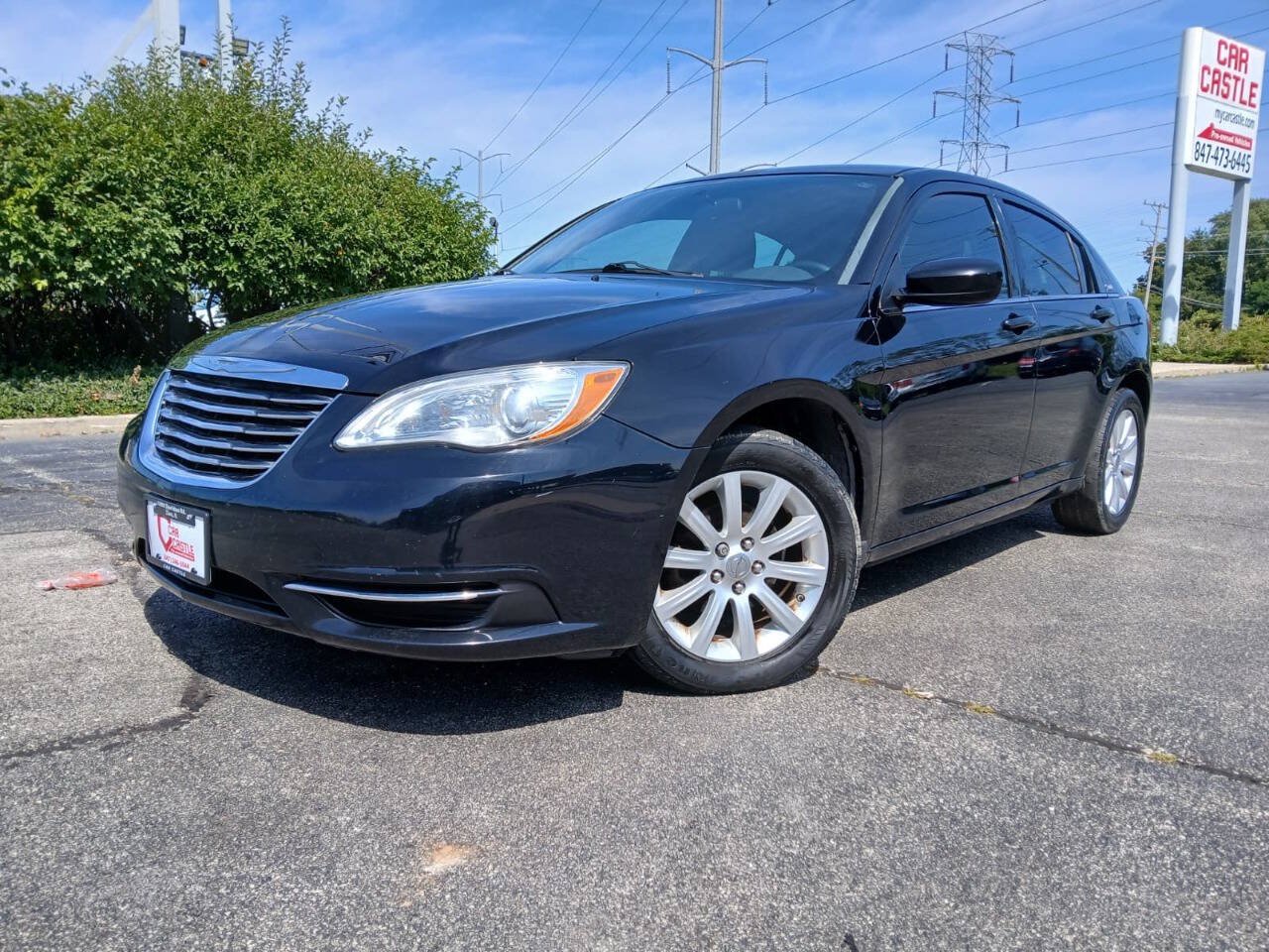 Used 2012 Chrysler 200 Touring FWD image 1