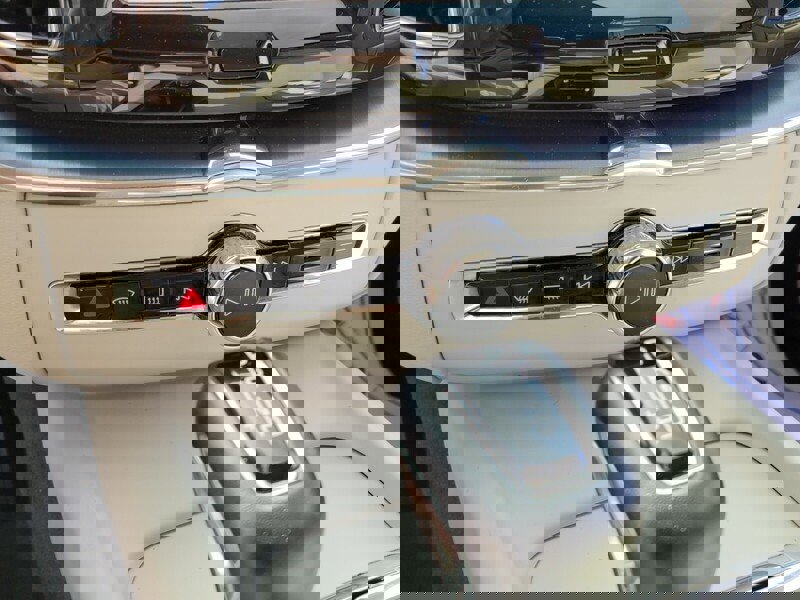 Used 2020 Volvo XC60 T6 Momentum w/ Protection Package image 22