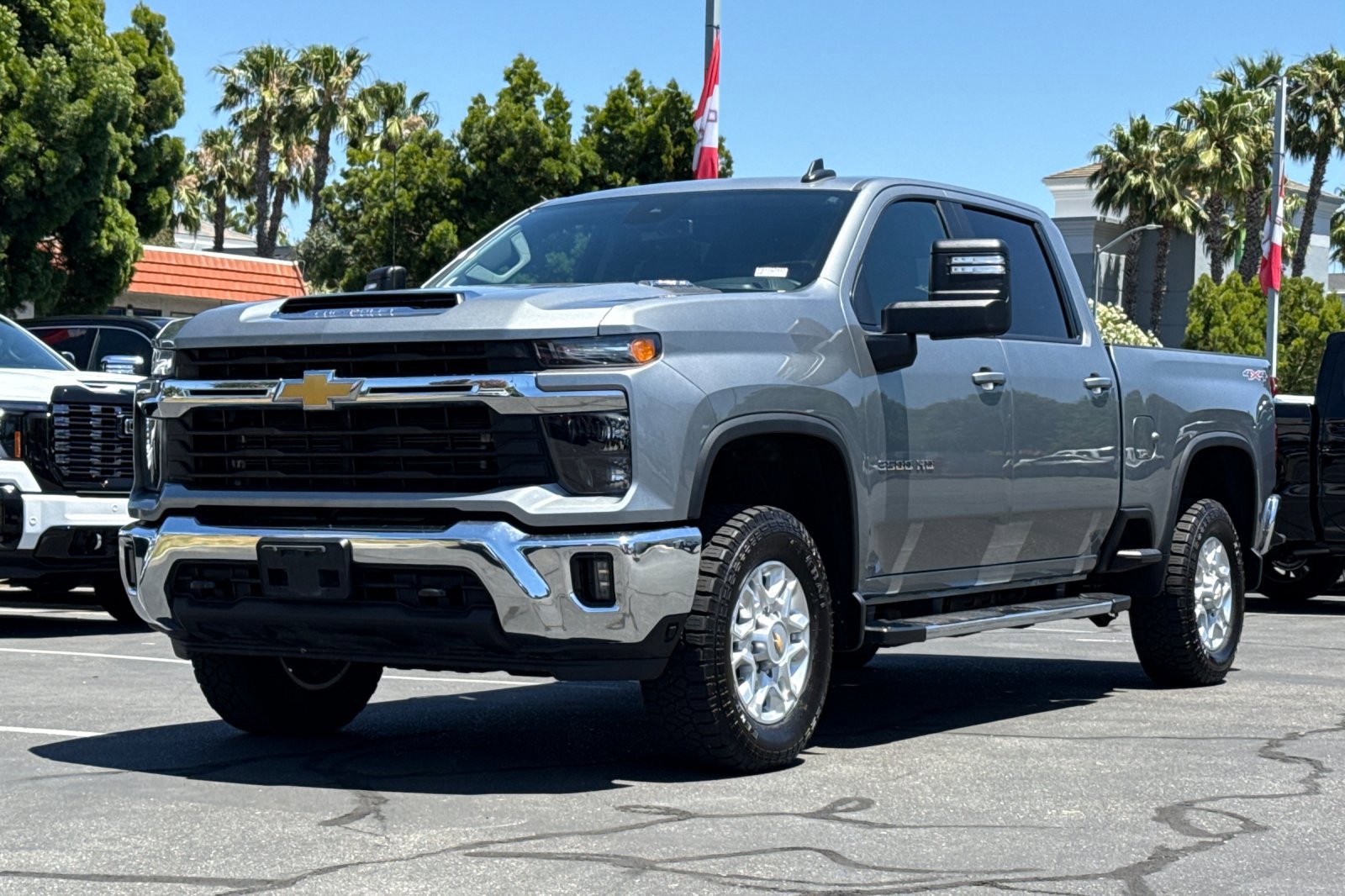 Used 2025 Chevrolet Silverado 3500 LT AWD/4WD image 9