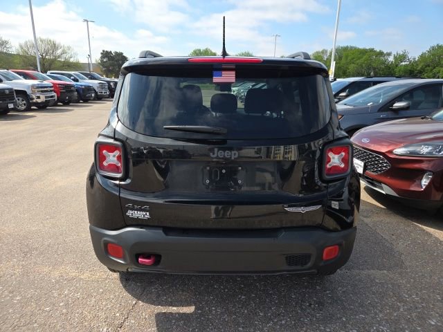 Used 2017 Jeep Renegade Trailhawk AWD/4WD image 4