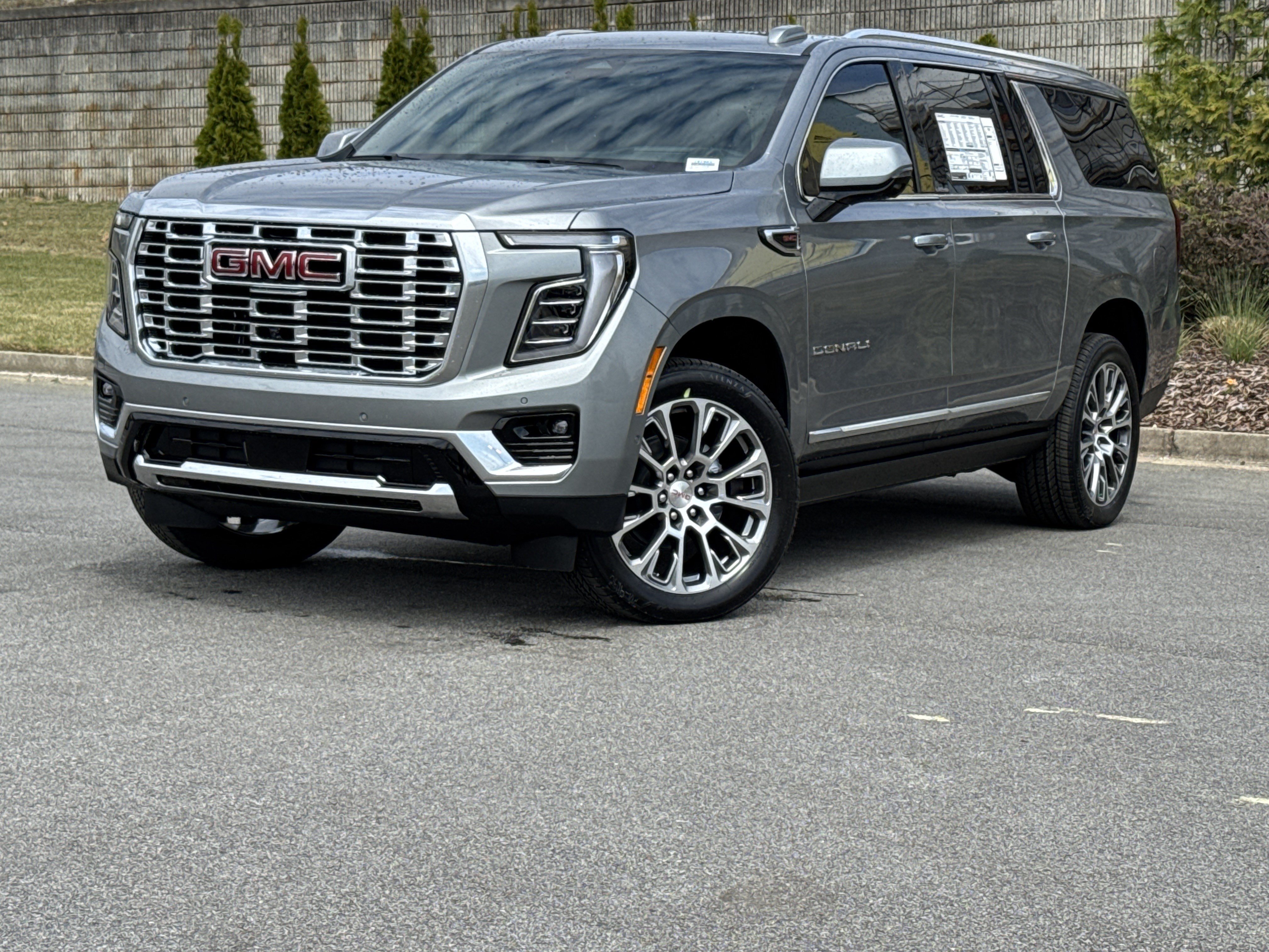 New 2026 GMC Yukon XL Denali w/ Denali Reserve Package AWD/4WD image 5