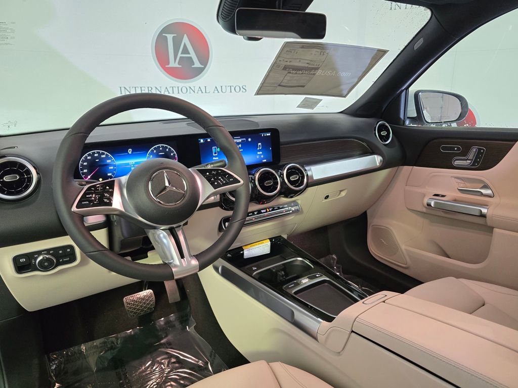 New 2025 Mercedes-Benz GLB 250 4MATIC image 13