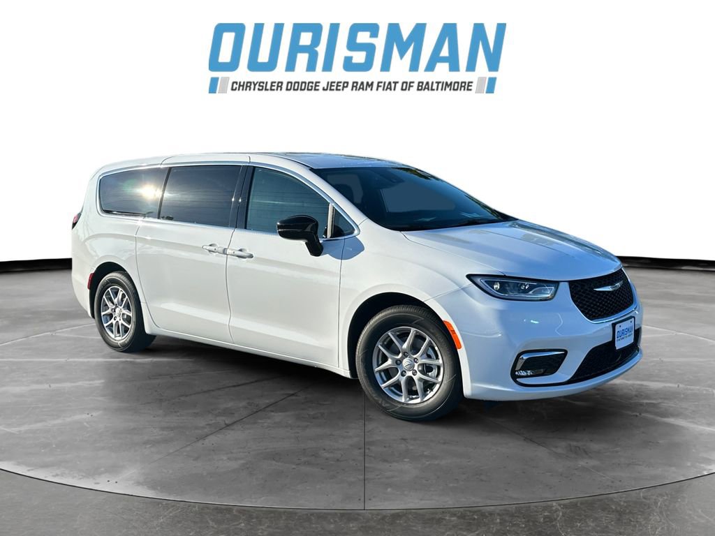 New 2026 Chrysler Pacifica Select image 1