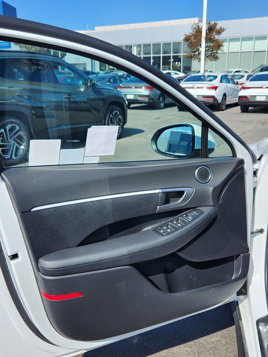 New 2025 Hyundai Sonata SE FWD image 9