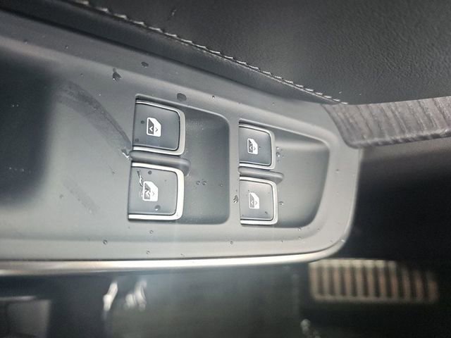 Used 2024 Rivian R1S Adventure image 20