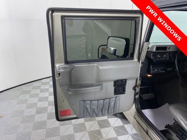 Used 2003 HUMMER H1 4-Door Open Top image 12