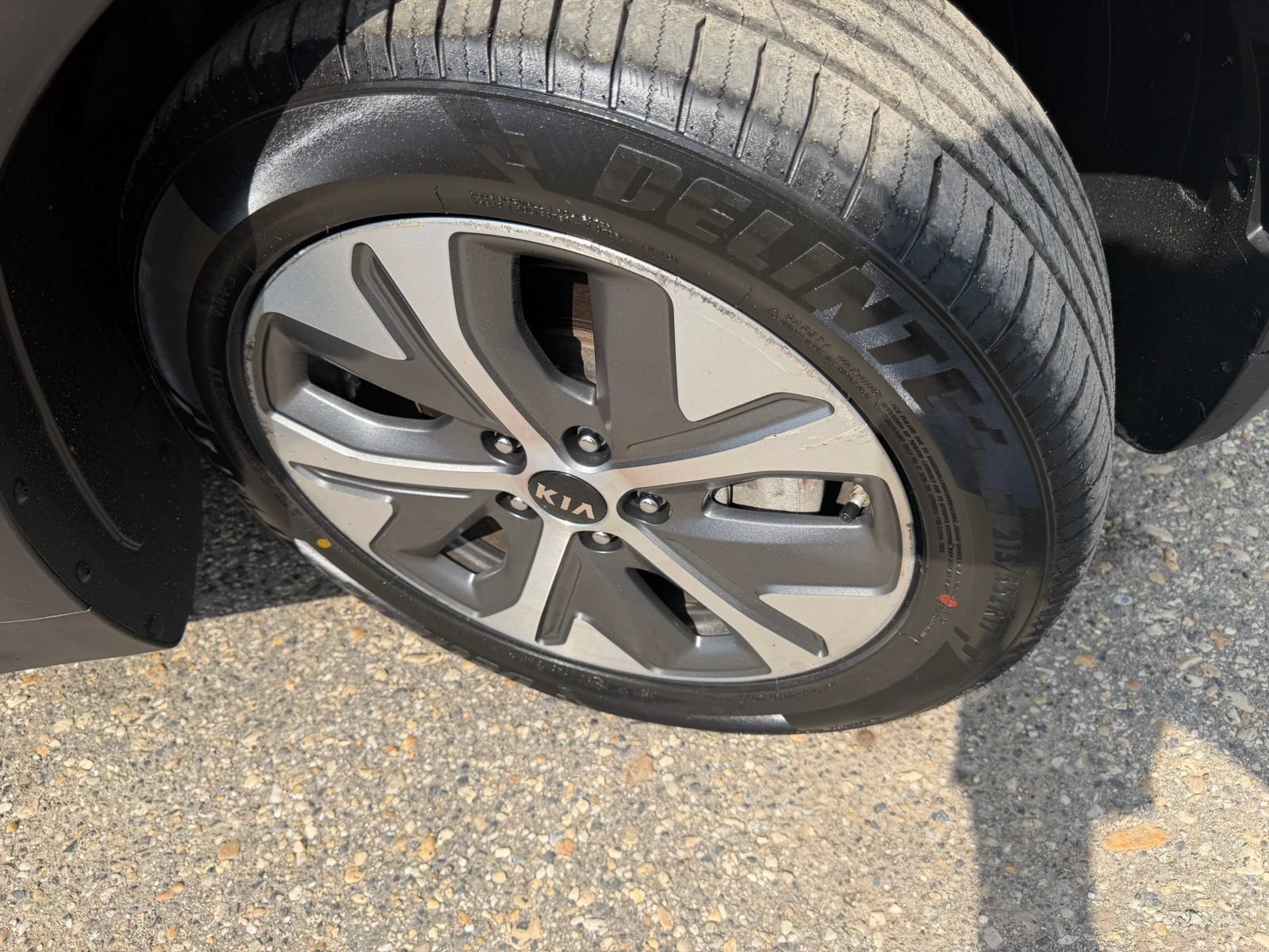 Used 2020 Kia Niro EX w/ Cold Weather Package FWD image 17