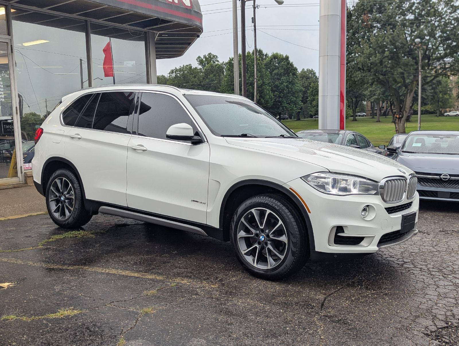 Used 2018 BMW X5 xDrive35i w/ Premium Package AWD/4WD image 12