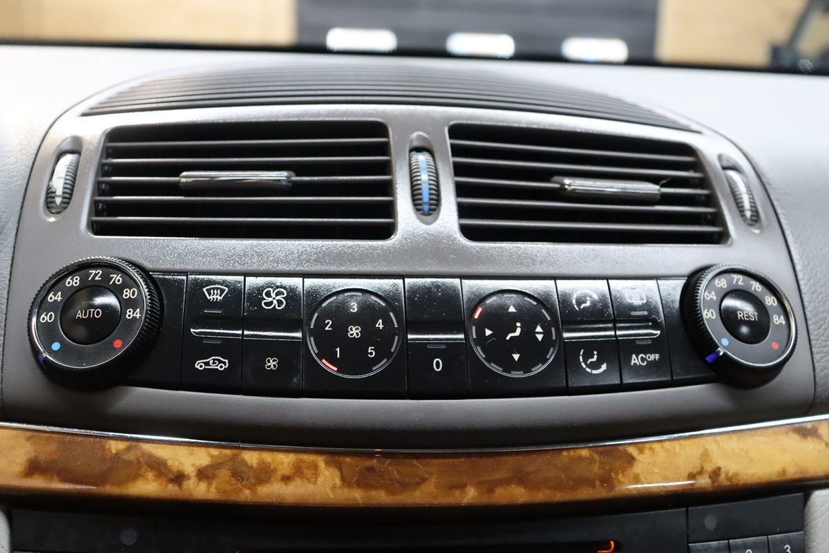 Used 2005 Mercedes-Benz E 320 CDI Sedan image 46