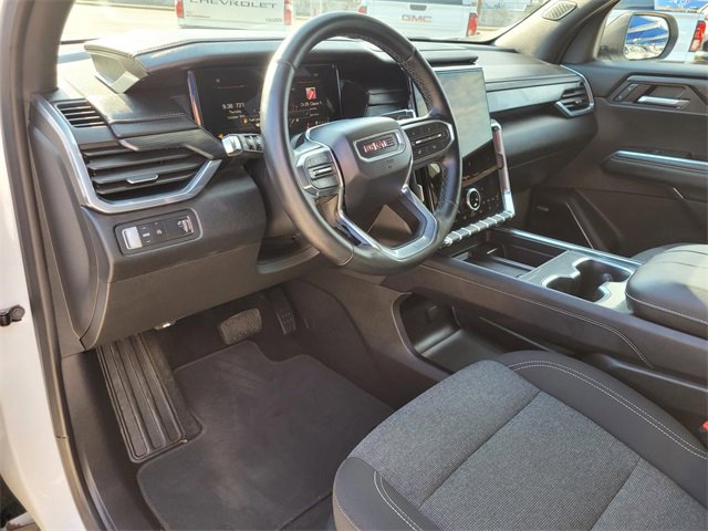 Used 2025 GMC Acadia Elevation image 17