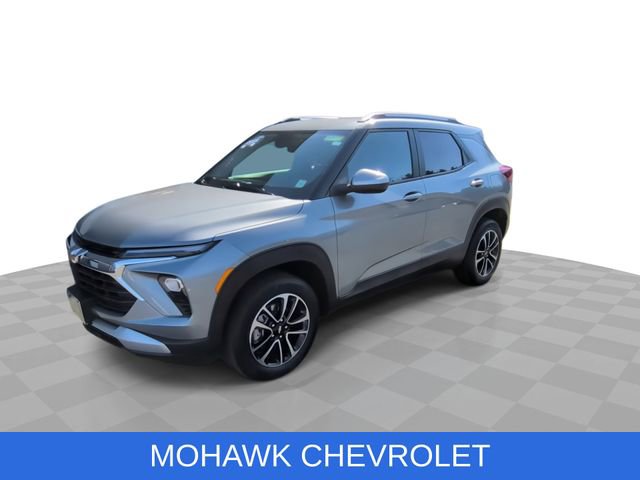 Used 2025 Chevrolet TrailBlazer LT w/ Driver Confidence Package AWD/4WD image 4